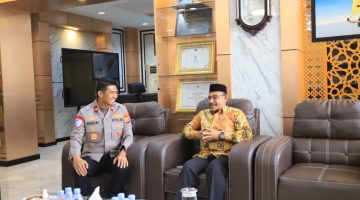 Anggota Komite I DPD RI Dapil Aceh, H. Sudirman Haji Uma, S.Sos saat bertemu Kapolda Aceh, Brigjen Pol. Drs. Marzuki Ali Basyah, M.M, Rabu 3 September 2025. Foto : Ist