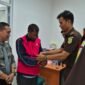 Kejasaan Negeri Pidie Jaya menahan tersangka kasus dugaan korupsi Dana Desa. Foto/ist