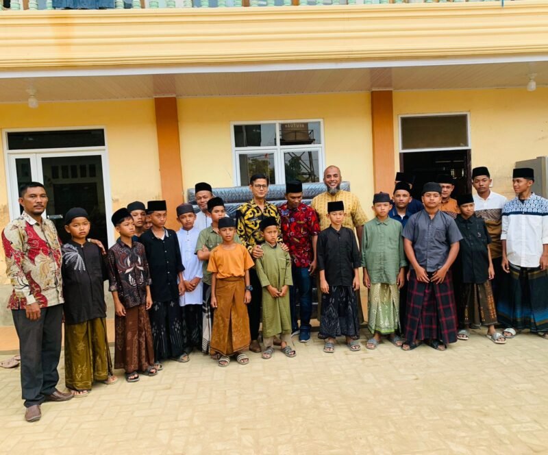 Penyerahan Bantuan Kasur Kepada Panti Asuhan yang terdampak Banjir Bandang di Pidie Jaya, Kamis, 23 April 2026.
