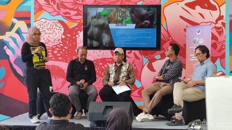 Annisa Rahmawati, Senior Wildlife Campaigner Geopix, saat memberikan pemaparan pada gelar wicara Pesta Media yang digelar bersama AJI Jakarta, Minggu,12 April 2026. Foto : Ist