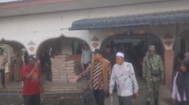 Wabup Pidie Jaya, Hasan Basri, saat mengunjungi Desa Dayah Usien, Jum’at, 8  Mei 2026. Foto : Ist