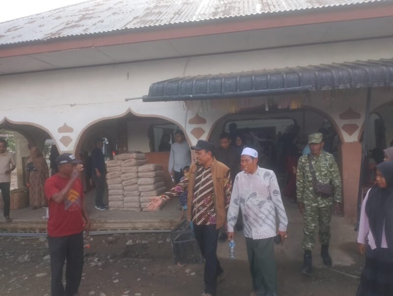 Wabup Pidie Jaya, Hasan Basri, saat mengunjungi Desa Dayah Usien, Jum’at, 8  Mei 2026. Foto : Ist