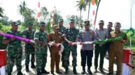 Peresmian Jembatan Aramco Ke-3 di Pidie oleh Kasdim 0102/Pidie, Mayor Cpl Hendrianto. Foto : Ist