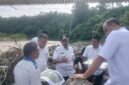 Bupati Pidie Jaya, Syibral Malasyi, saat meninjau Water Intake dan WTP PDAM Tirta Mon Krueng Meureudu. Foto : Ist
