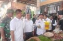 Bupati Pidie Jaya, Sibral Malasyi, saat melakukan sidak pasar Ule Glee, Pidie Jaya, Rabu, 20 Mei 2026. Foto : Ist 