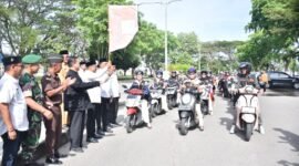 Bupati Bireuen, Mukhlis, melepaskan petugas Sensus Ekonomi Tahun 2026 di halaman Kantor Pusat Pemerintah Kabupaten Bireuen, Senin, 15 Juni 2026. Foto : Ist