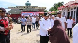 Bupati Pidie Jaya, Sibral Malasyi saat melaksanakan monitoring Pilchiksung, Rabu, 24 Juni 2026. Foto : Ist